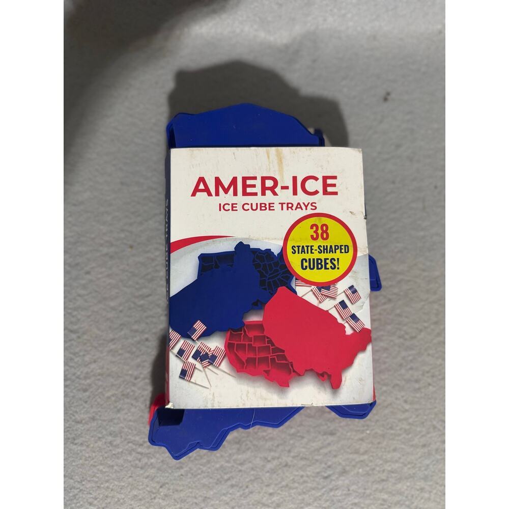Ice cube tray America shaped with 38 cubes. 2 trays